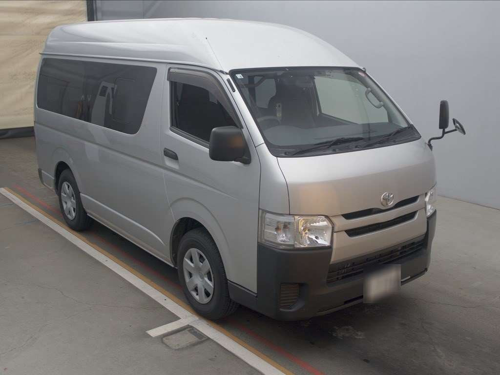 2014 Toyota Hiace Van TRH200K[2]