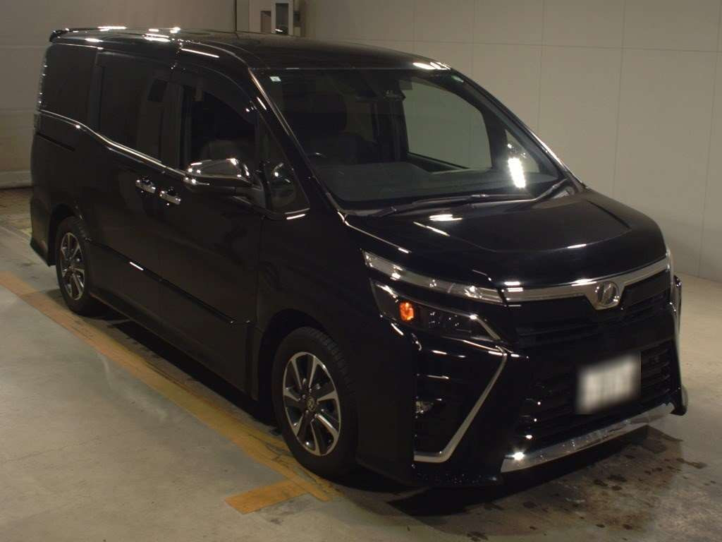 2019 Toyota Voxy ZRR80W[2]