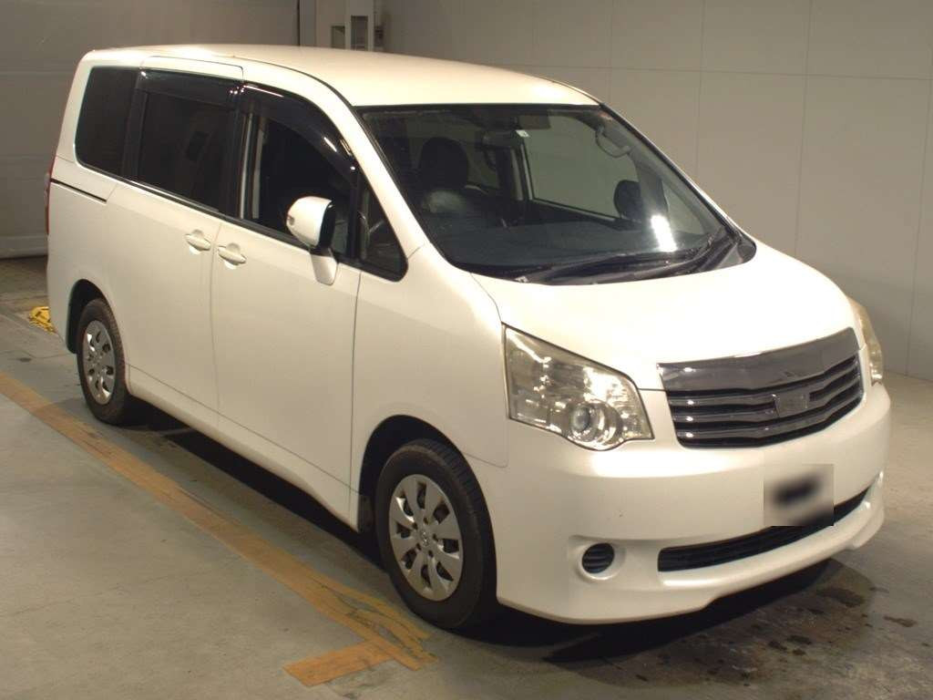 2012 Toyota Noah ZRR70G[2]