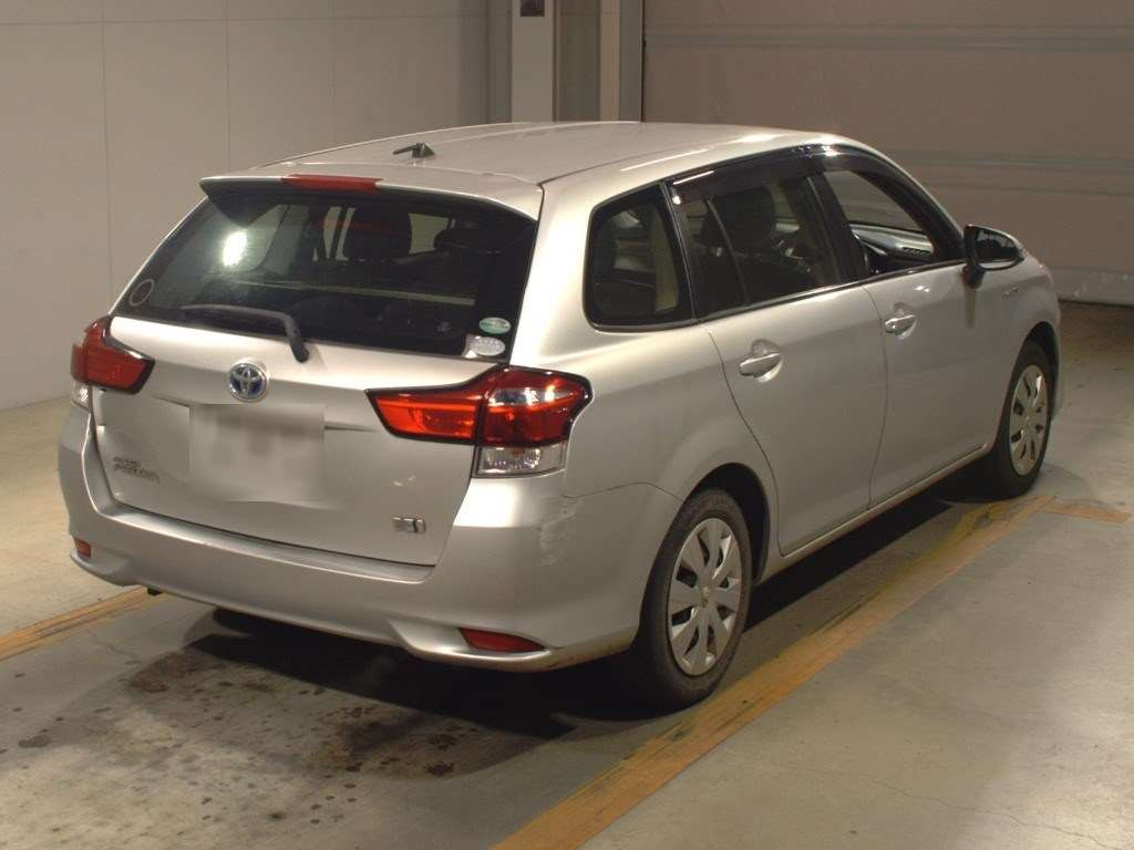 2015 Toyota Corolla Fielder NKE165G[1]