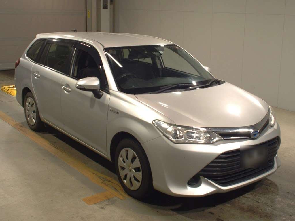 2015 Toyota Corolla Fielder NKE165G[2]