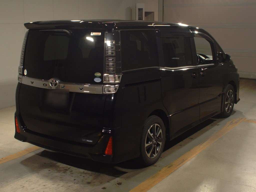 2017 Toyota Voxy ZRR80W[1]