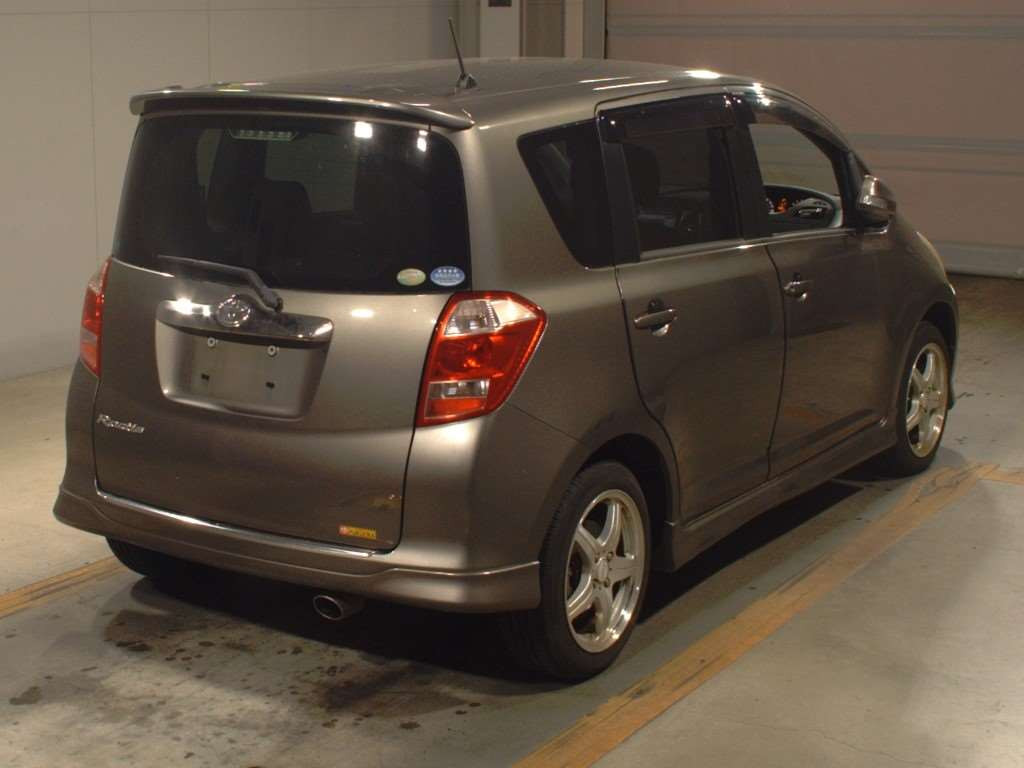 2005 Toyota Ractis NCP100[1]