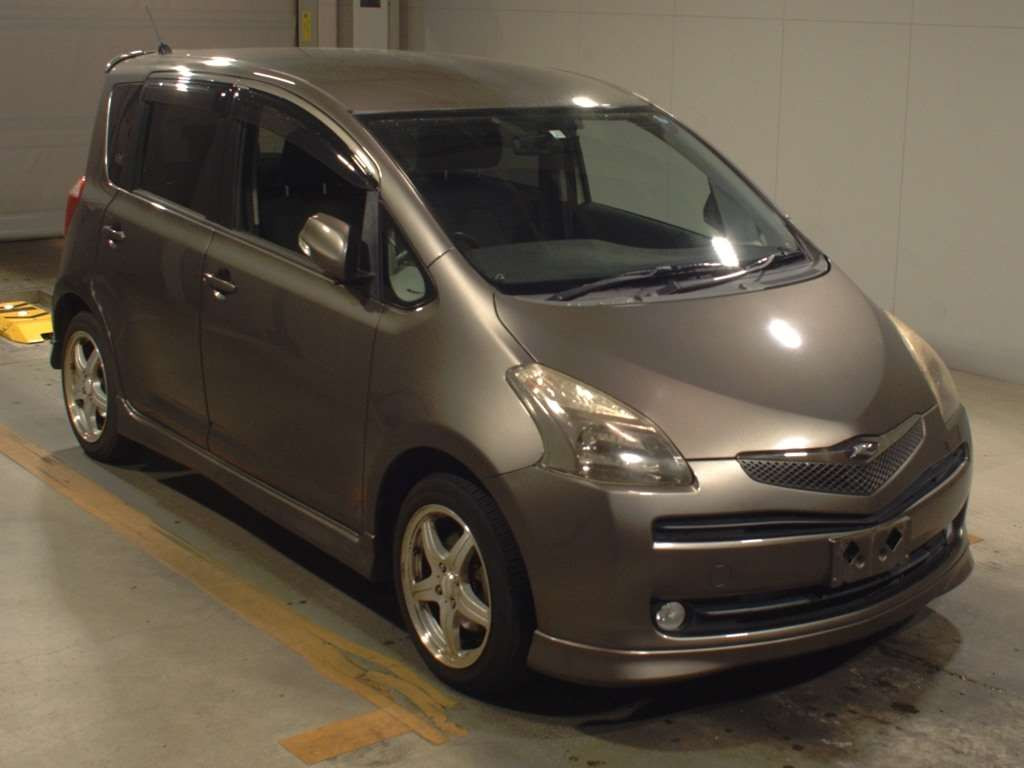 2005 Toyota Ractis NCP100[2]