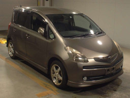 2005 Toyota Ractis