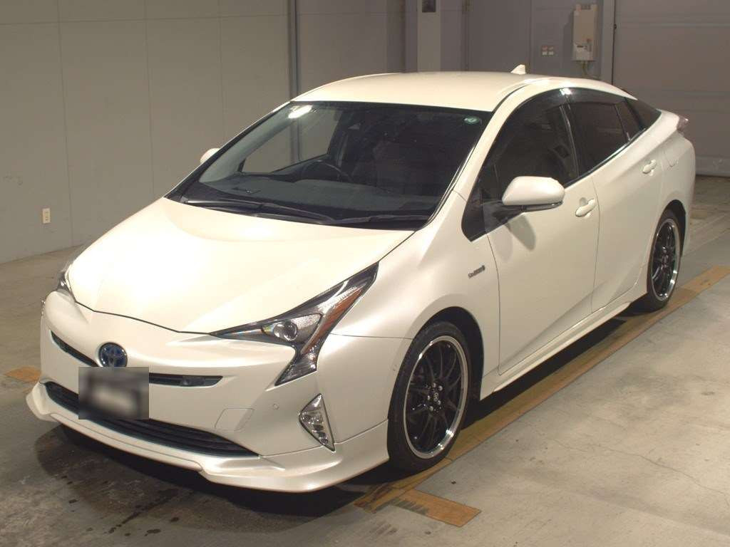 2017 Toyota Prius ZVW50[0]