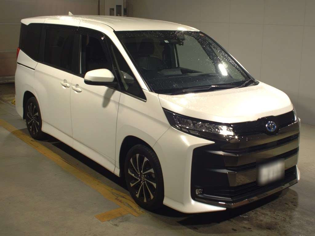 2022 Toyota Noah ZWR90W[2]