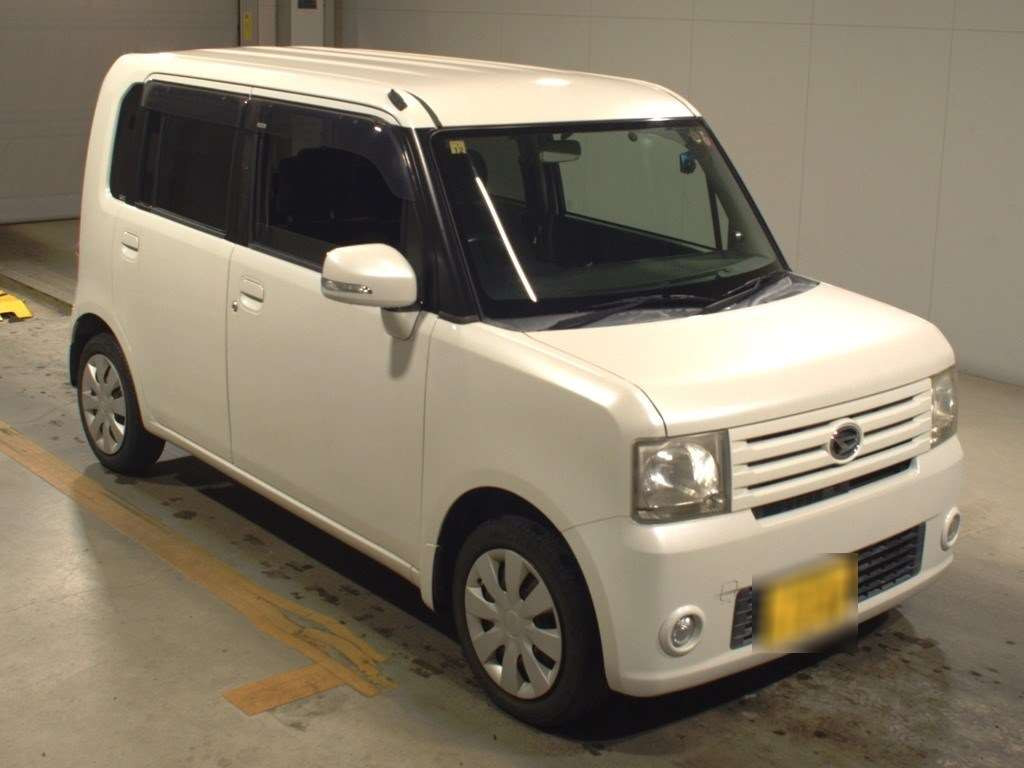 2010 Daihatsu Move Conte L575S[2]