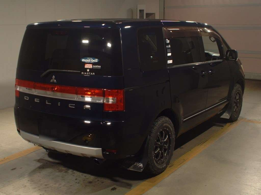 2010 Mitsubishi Delica D5 CV4W[1]