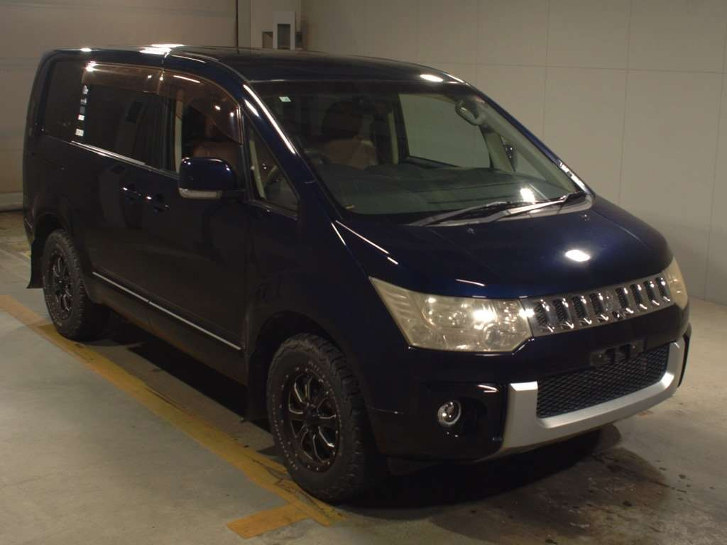 2010 Mitsubishi Delica D5 CV4W[2]