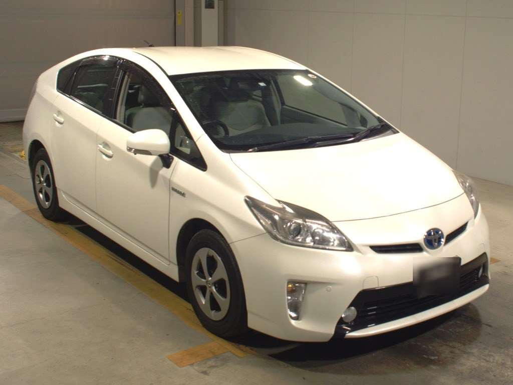 2012 Toyota Prius ZVW30[2]