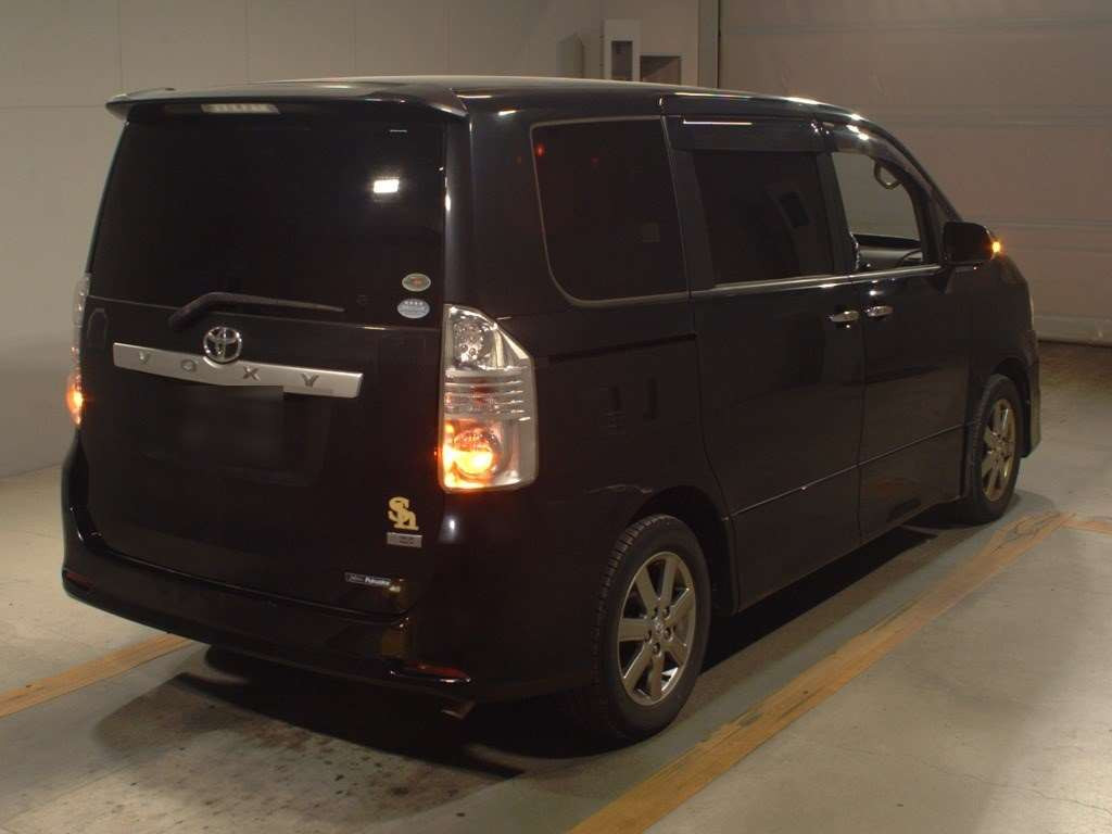 2009 Toyota Voxy ZRR70W[1]