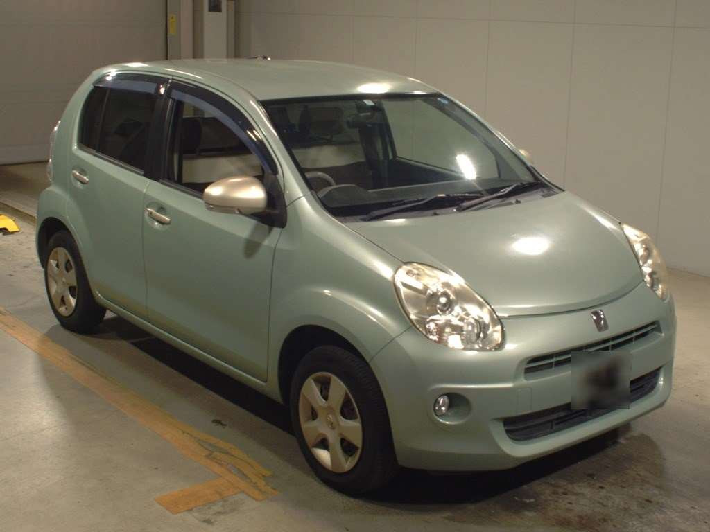 2013 Toyota Passo KGC30[2]