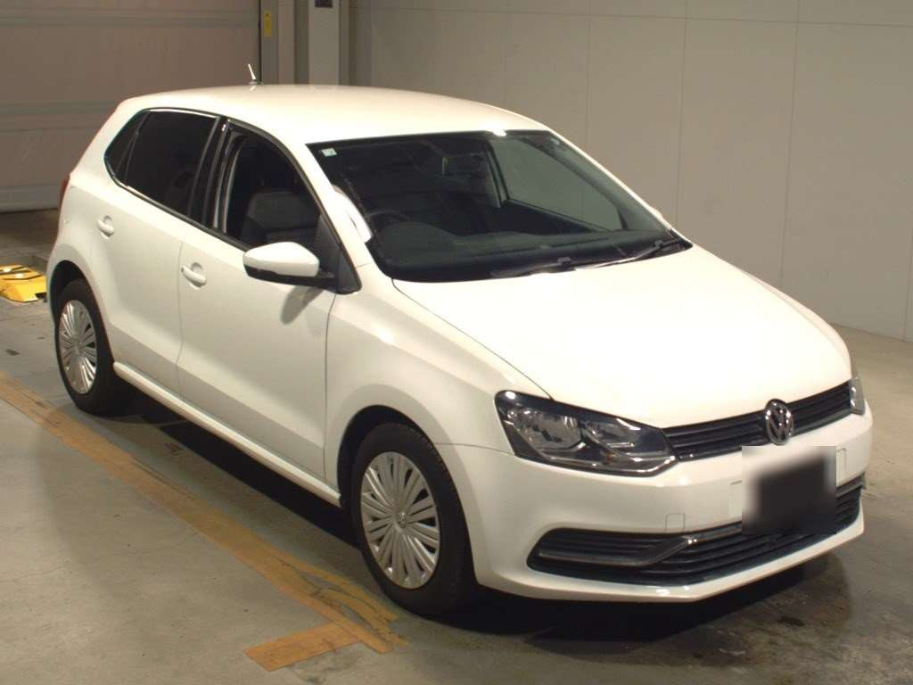 2016 Volkswagen Polo 6RCJZ[2]