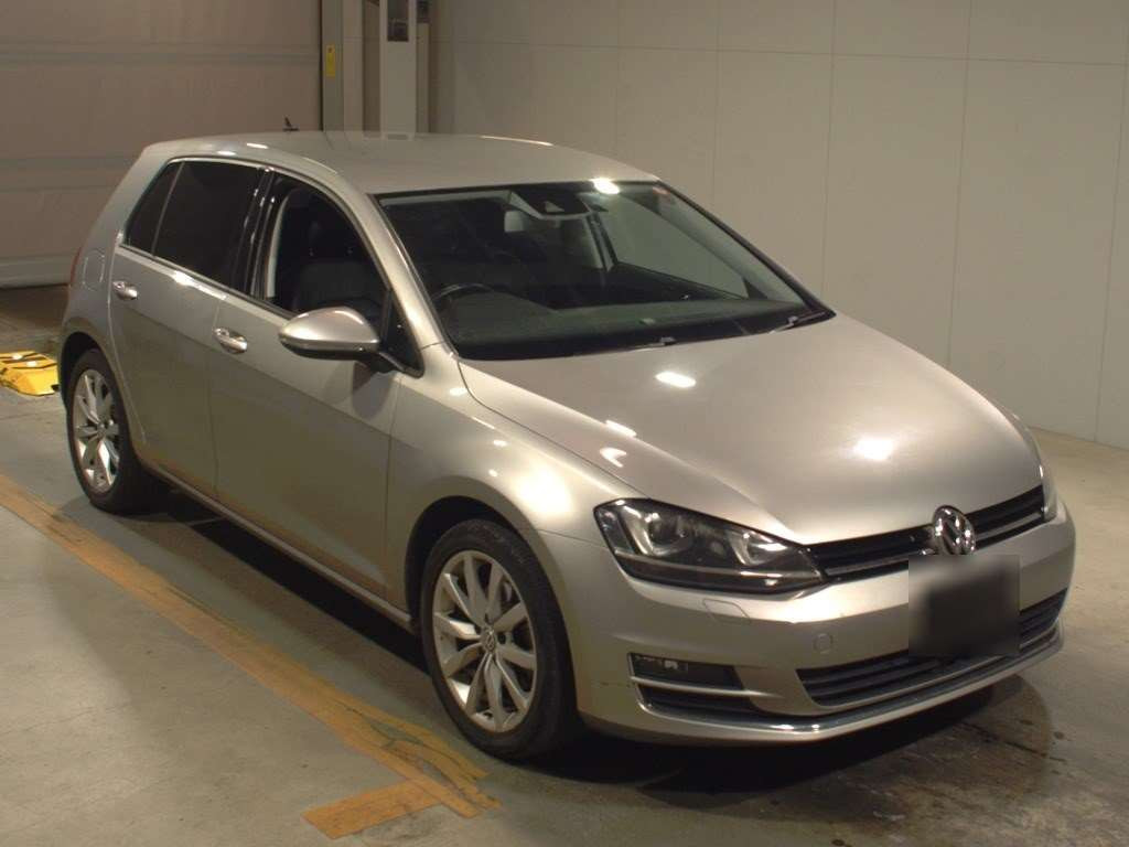 2015 Volkswagen Golf AUCPT[2]