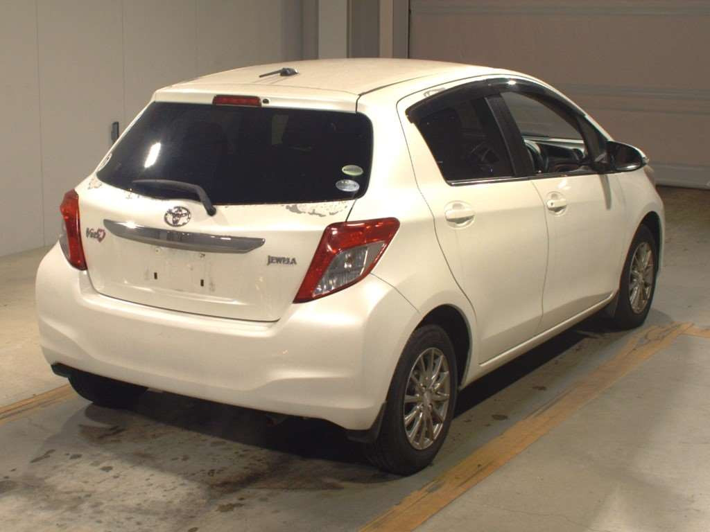 2012 Toyota Vitz NSP130[1]