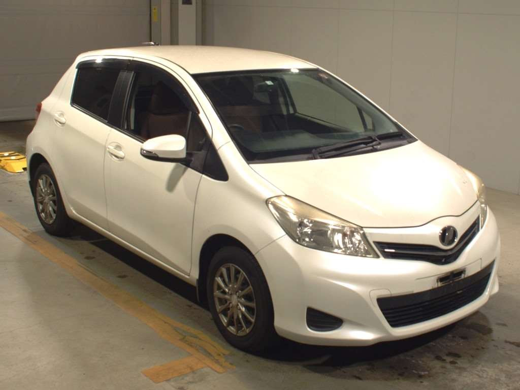 2012 Toyota Vitz NSP130[2]