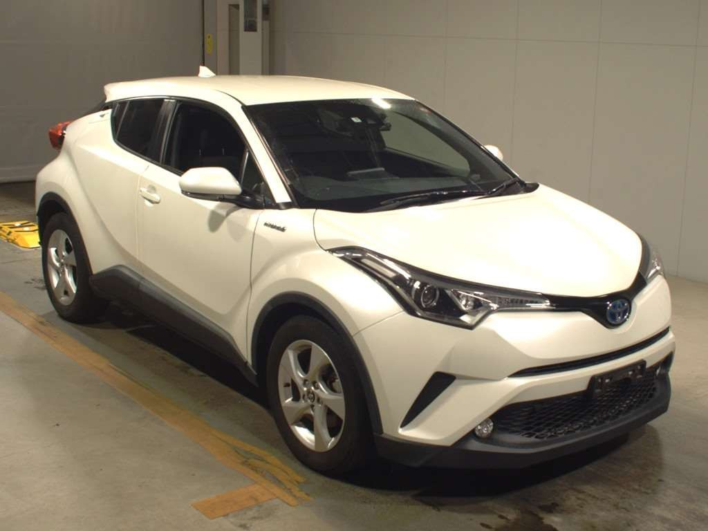 2017 Toyota C-HR ZYX10[2]