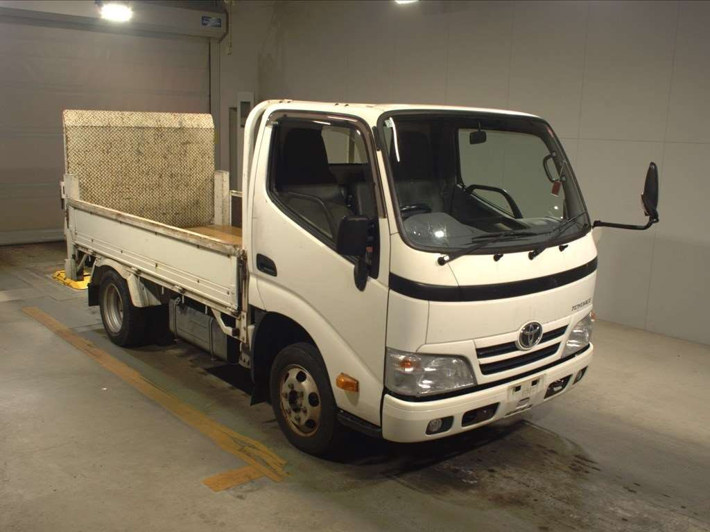 2016 Toyota Toyoace Truck TRY230[2]