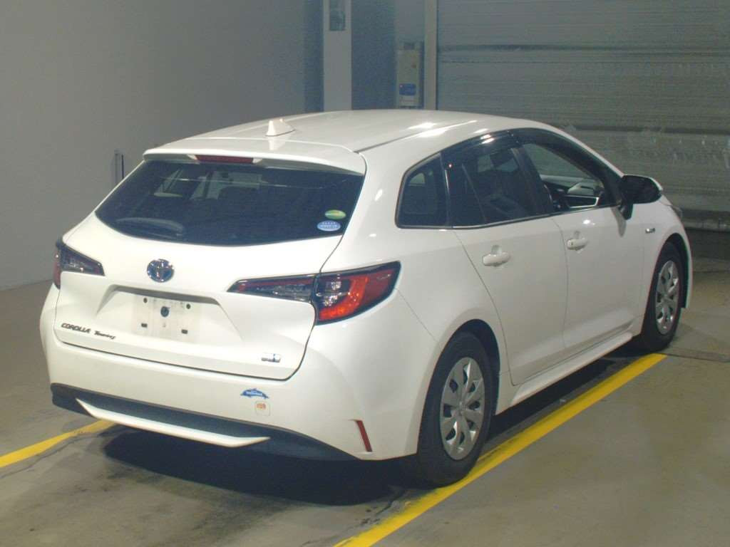 2019 Toyota Corolla Touring Wagon ZWE211W[1]