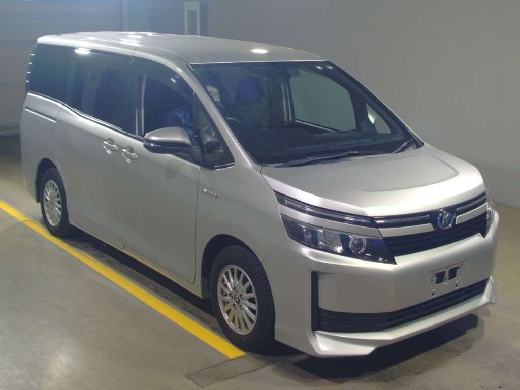 2014 Toyota Voxy ZWR80G[2]