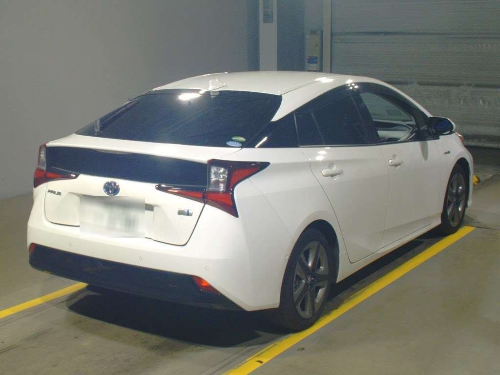 2019 Toyota Prius ZVW51[1]