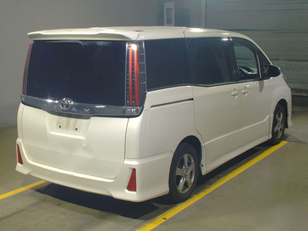 2017 Toyota Noah ZRR80W[1]