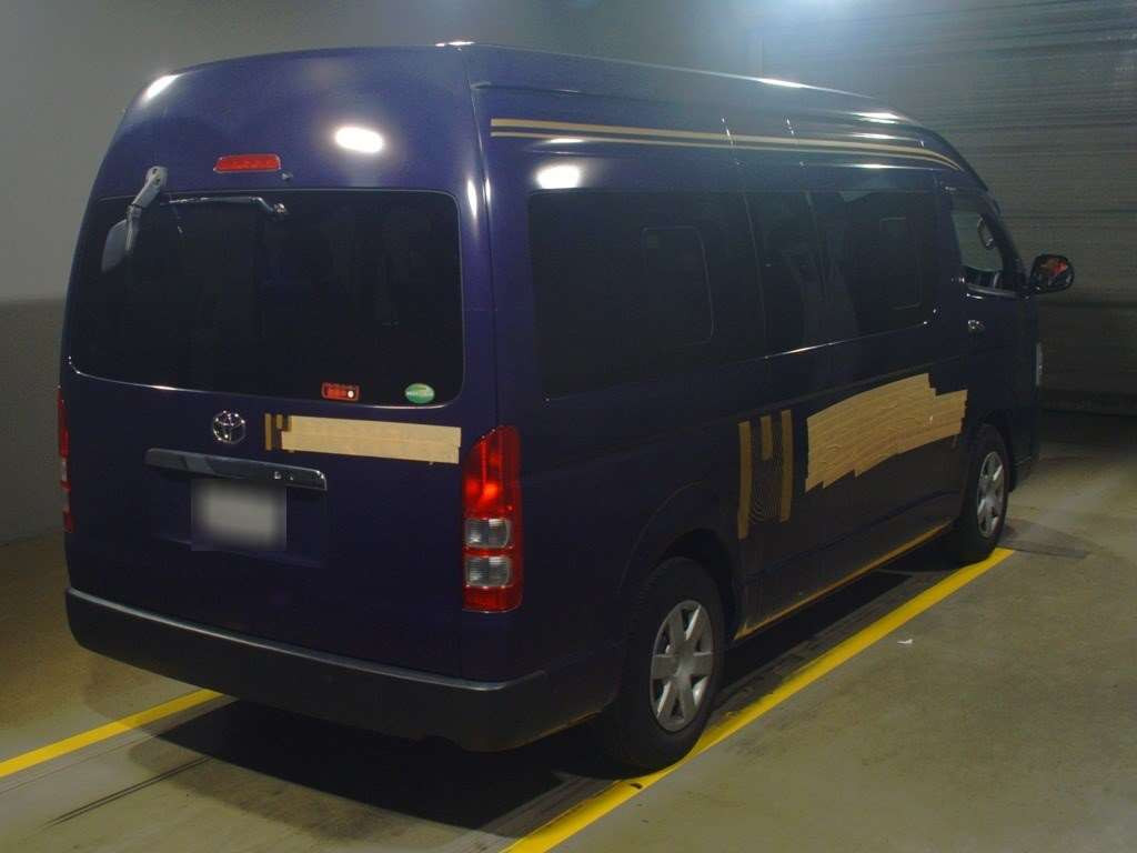 2017 Toyota Hiace Commuter KDH223B[1]