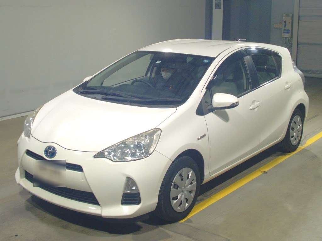 2013 Toyota Aqua NHP10[0]