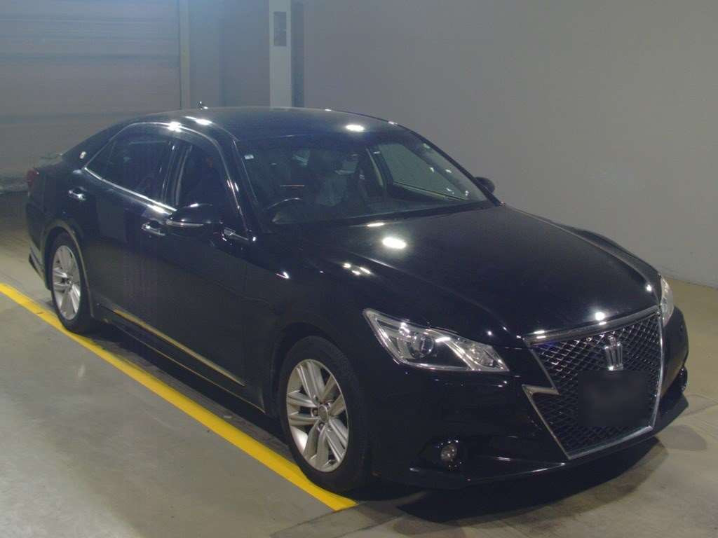 2014 Toyota Crown GRS211[2]