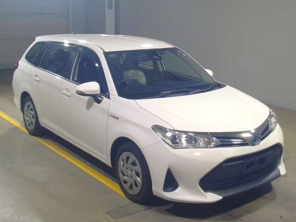 2017 Toyota Corolla Fielder NKE165G[2]