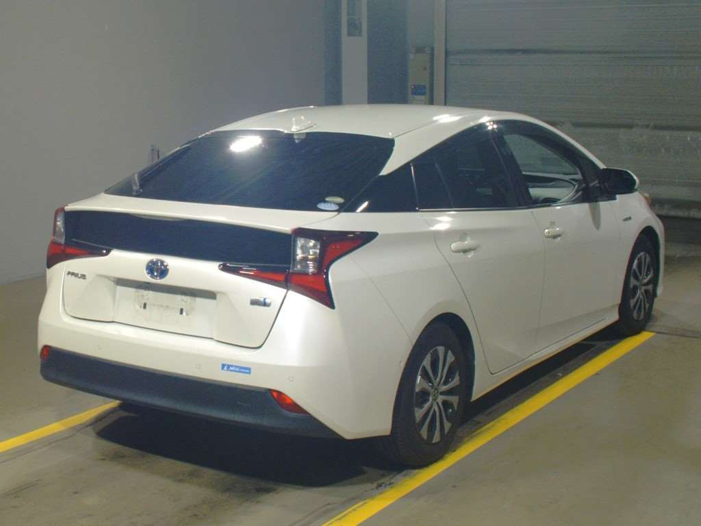 2019 Toyota Prius ZVW51[1]