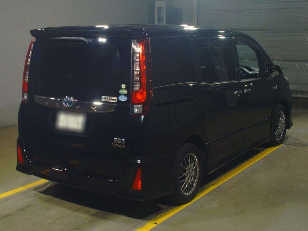 2016 Toyota Noah ZWR80W[1]