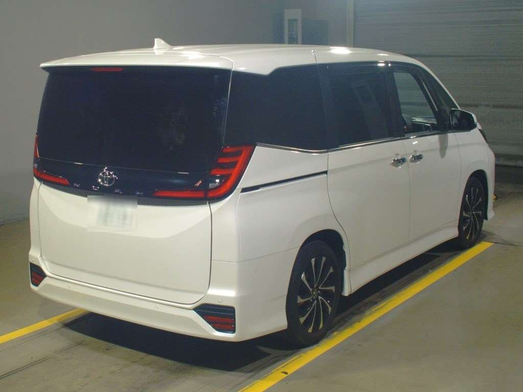 2022 Toyota Noah MZRA90W[1]