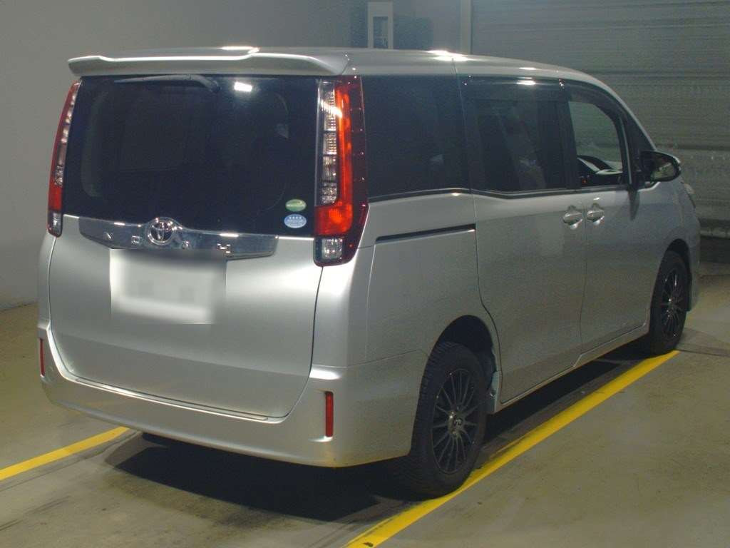 2017 Toyota Noah ZRR85G[1]