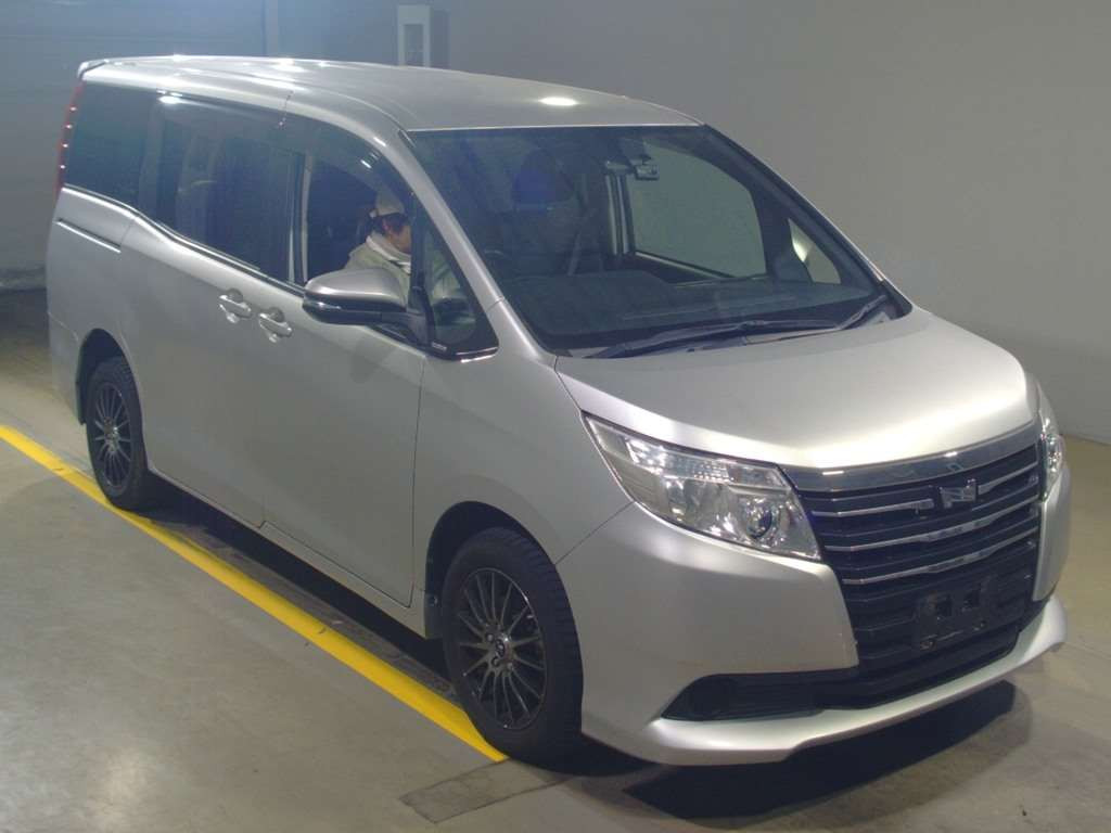 2017 Toyota Noah ZRR85G[2]