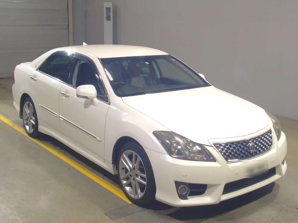 2011 Toyota Crown GRS200[2]