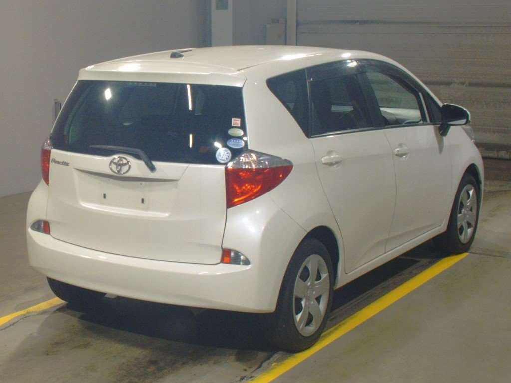 2011 Toyota Ractis NSP120[1]