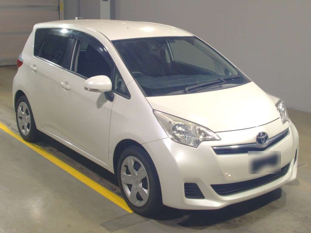 2011 Toyota Ractis NSP120[2]