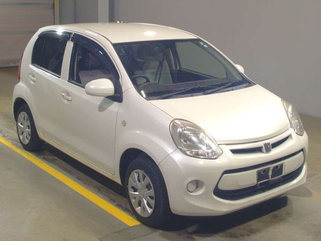 2015 Toyota Passo KGC30[2]