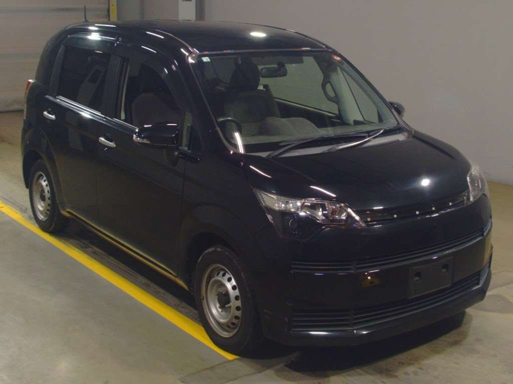 2014 Toyota Spade NSP140[2]