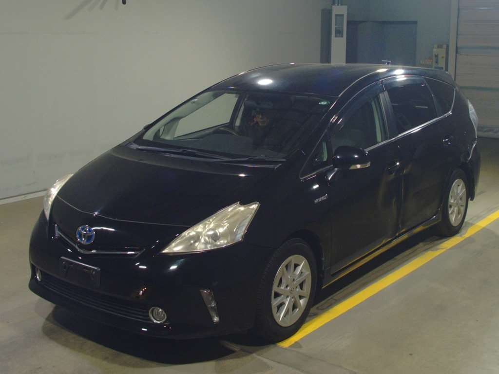 2011 Toyota Prius alpha ZVW41W[0]