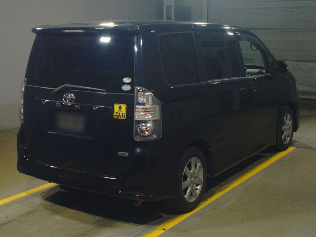 2008 Toyota Voxy ZRR70W[1]