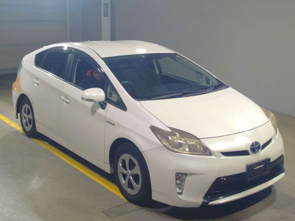 2012 Toyota Prius ZVW30[2]