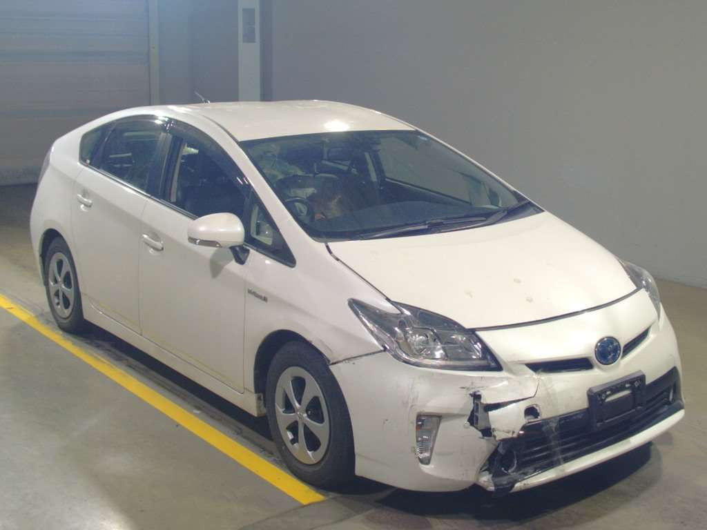 2013 Toyota Prius ZVW30[2]