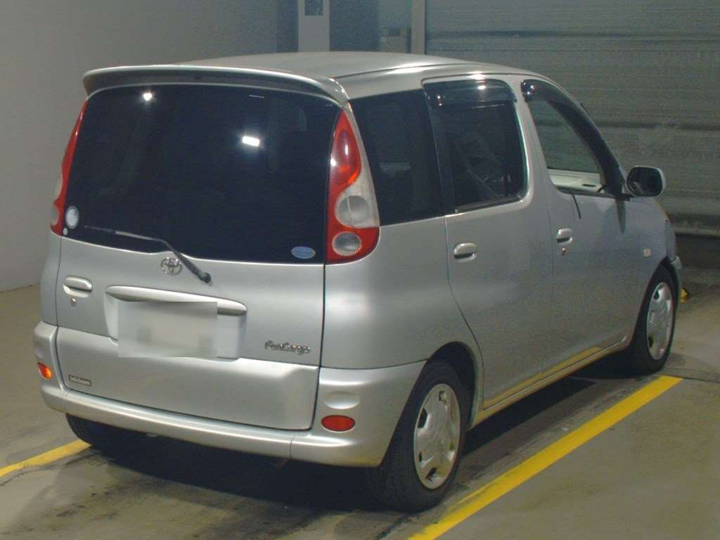 2002 Toyota Fun Cargo NCP20[1]