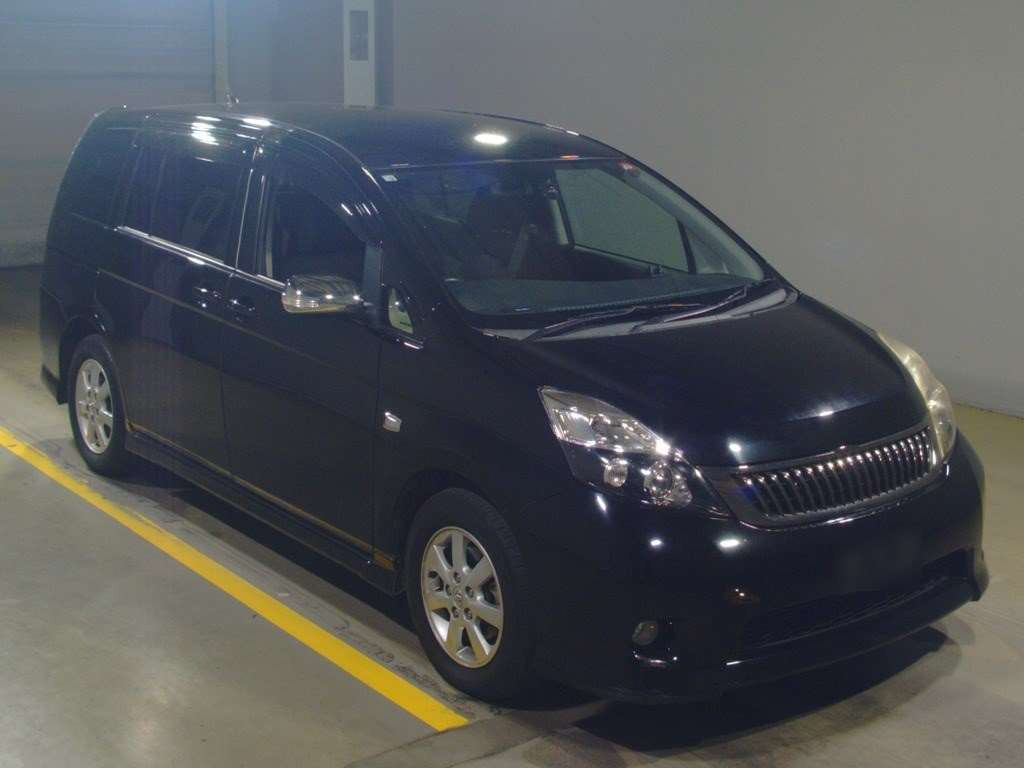 2012 Toyota Isis ZGM10W[2]