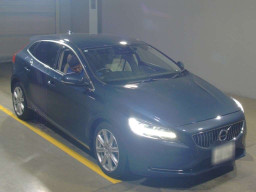 2018 Volvo V40