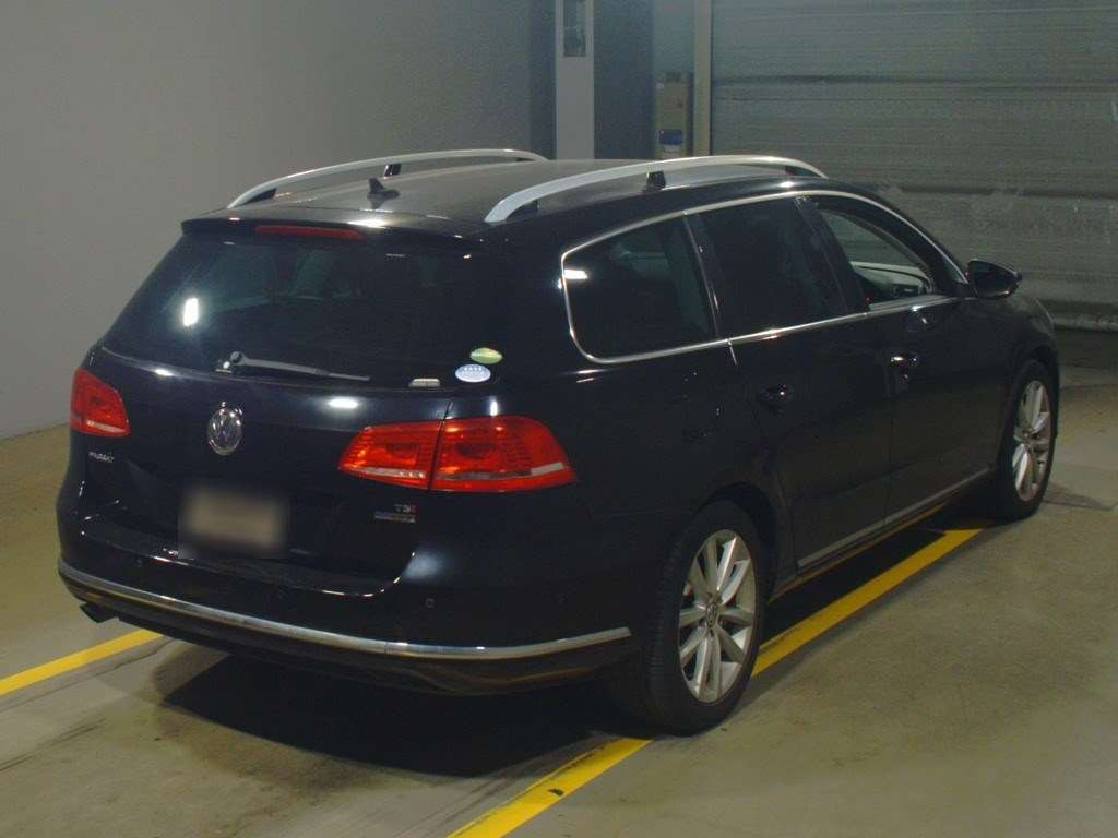 2013 Volkswagen Passat Variant 3CCAX[1]