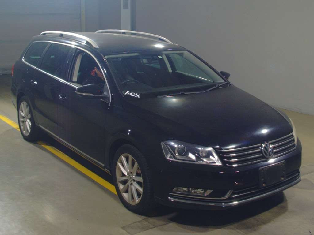 2013 Volkswagen Passat Variant 3CCAX[2]